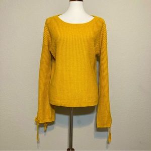 HANNAH Mustard Cable Knit Sweater Grommet Lace Tie Sleeve Accents Size Medium